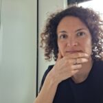 Bilan de compétences de sème&lie Saint Nazaire Emilie COUTANT dans son bureau